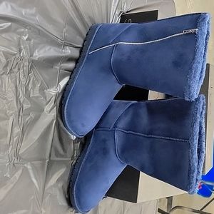 Womens Shoe Dazzle Fuzzy Boots